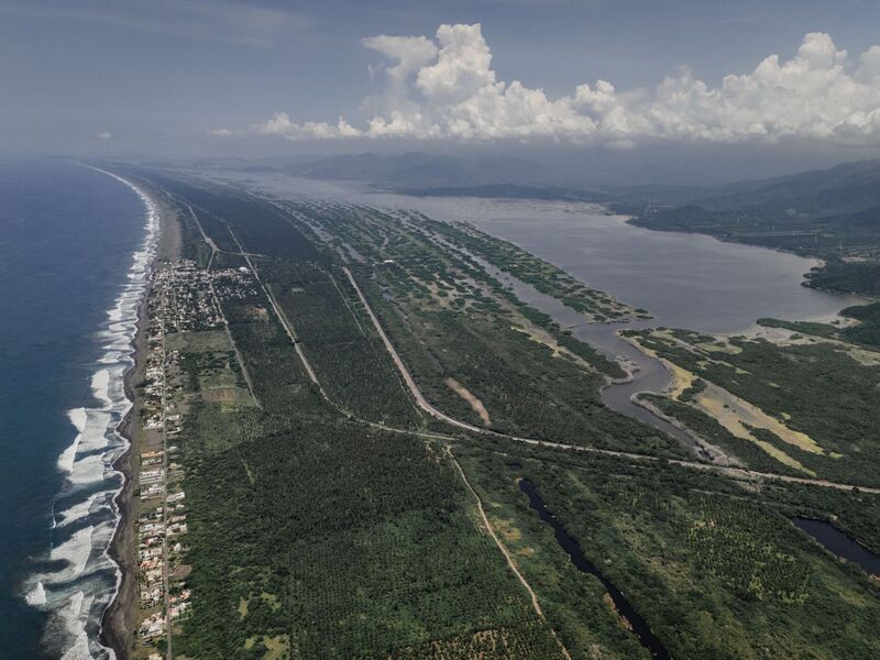 Puerto de Manzanillo busca crecer mientras aumenta la resistencia por Laguna Cuyutlán